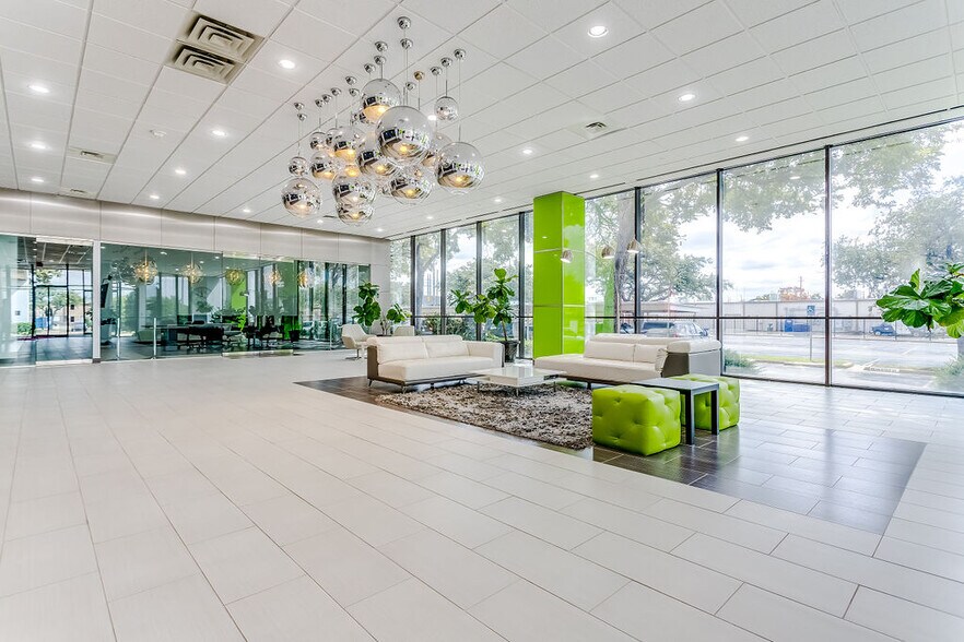 More Photos Of 2350 Valley View Ln, Dallas Loft Creative Space For Lease