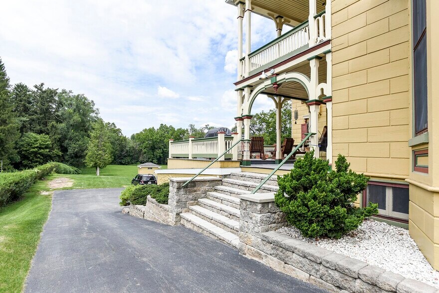 More Photos Of 827 Philadelphia Ave, Chambersburg Specialty For Sale