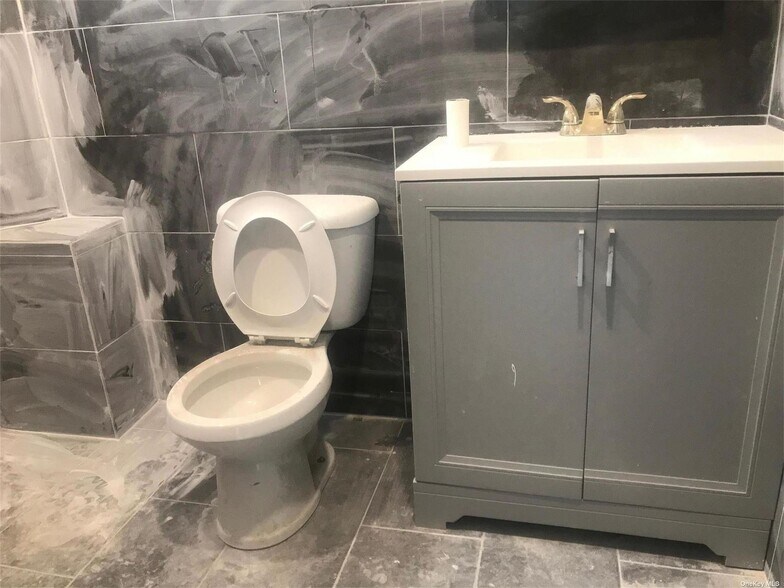 More Photos Of 5910 57th Rd, Maspeth Distribution For Sale