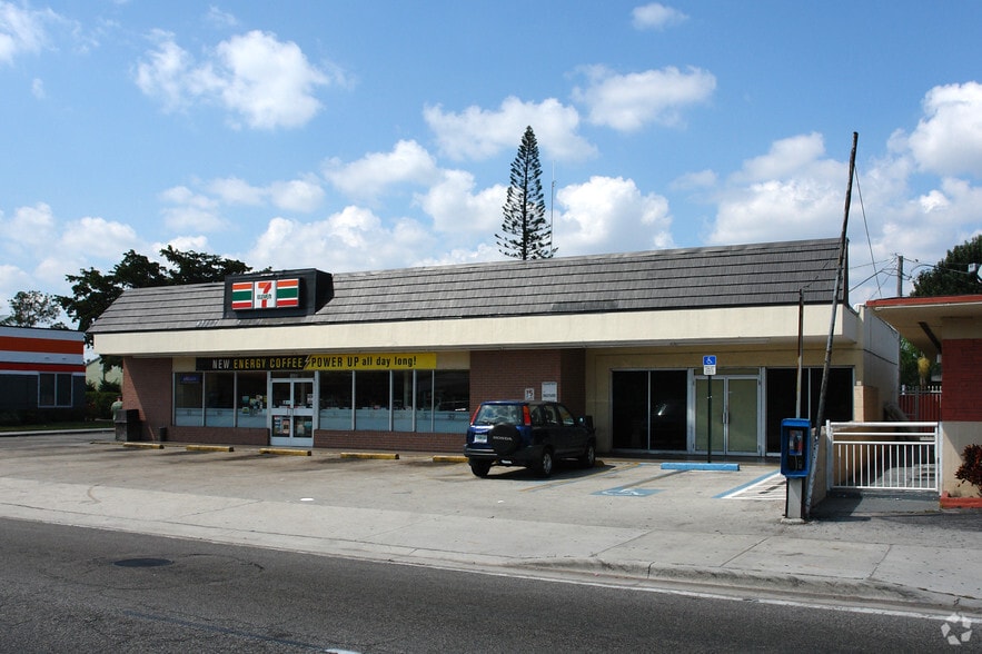 More Photos Of 1600 N Federal Hwy, Hollywood Convenience Store For Lease
