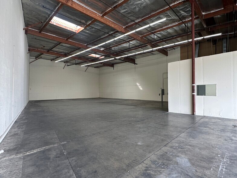 More Photos Of 241-317 E Redondo Beach Blvd, Gardena Unknown For Lease