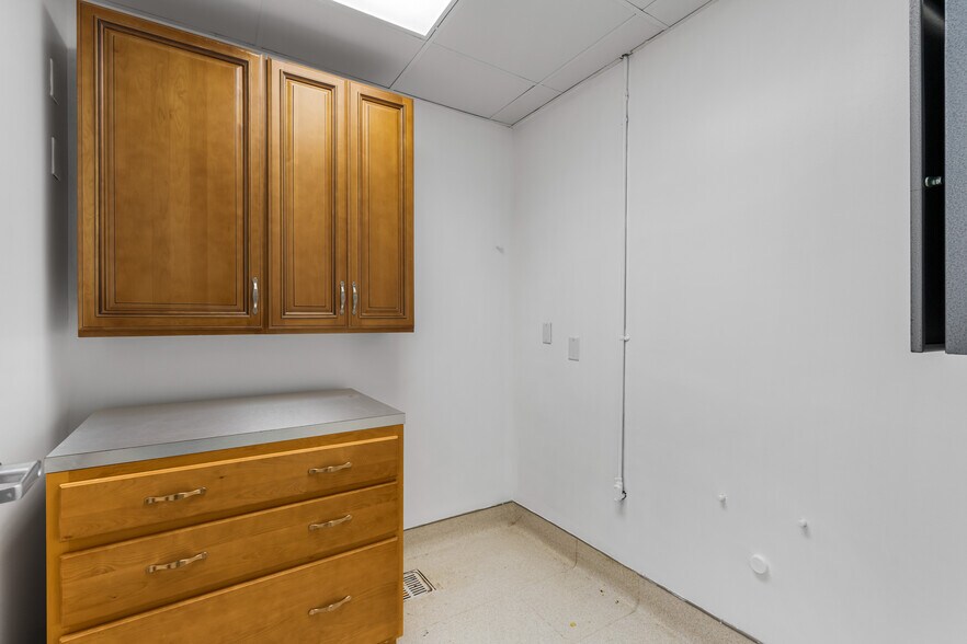 More Photos Of 845 37th Pl, Vero Beach Medical For Lease