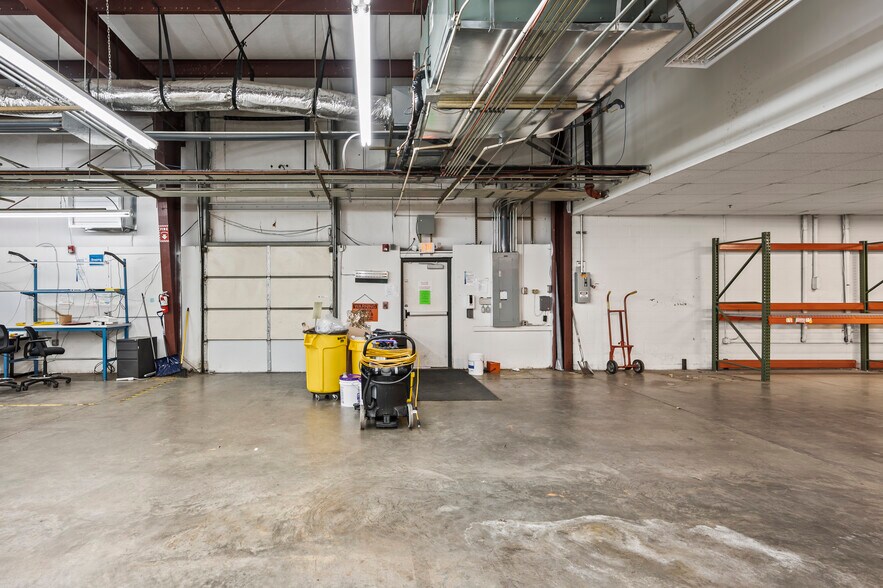 More Photos Of 4410 Indiana Ave, Winston-Salem Warehouse For Lease