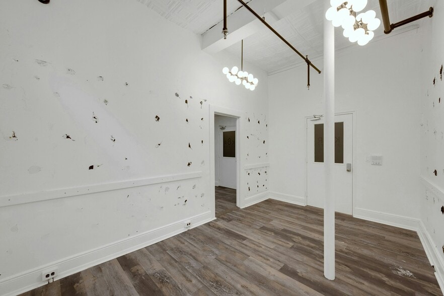 More Photos Of 2094 Boston Post Rd, Larchmont Storefront For Lease