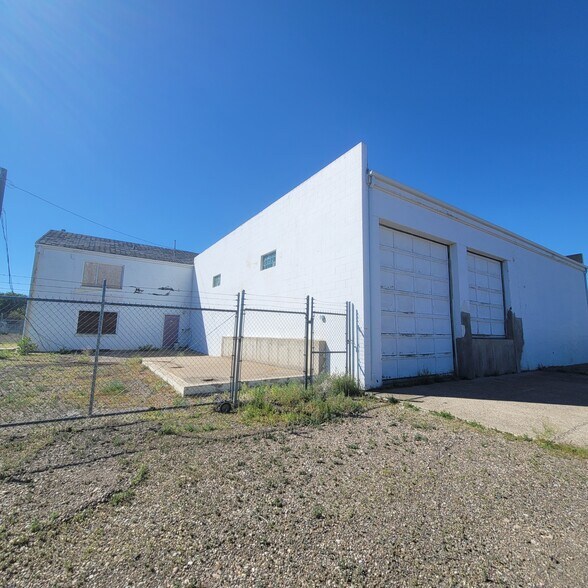 More Photos Of 116 Bay Dr, Great Falls Industrial For Lease