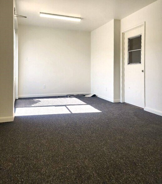 More Photos Of 506 E Juanita Ave, Mesa Warehouse For Lease