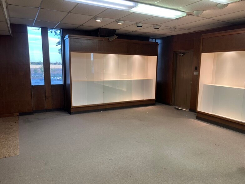 More Photos Of 1950 US Highway 80 E, Abilene Office For Sale