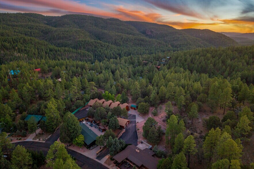 More Photos Of 1022 S Hunter Creek Dr, Payson Hotel For Sale