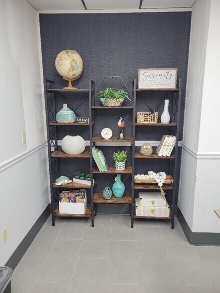 More Photos Of 2121 Corporate Square Blvd, Jacksonville Office For Lease