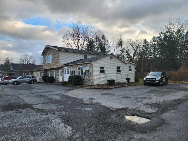 More Photos Of 1980 US-209, Brodheadsville Office Residential For Lease