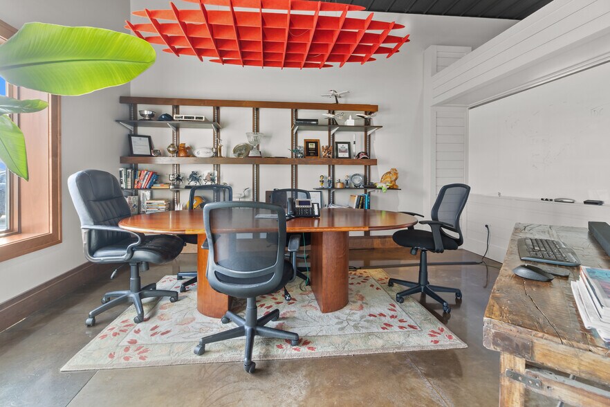 More Photos Of 2492 Crest Dr, Lake Geneva Office For Sale