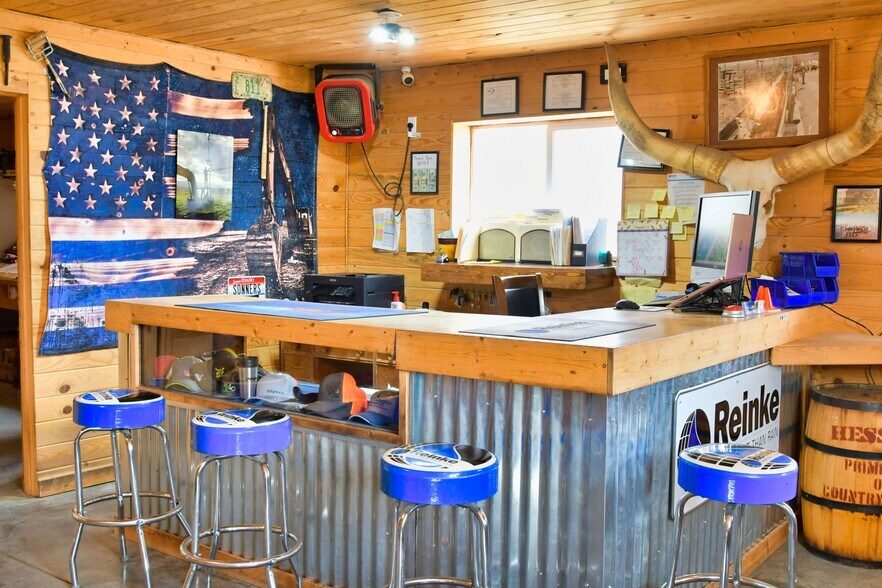 More Photos Of 115 Williams Creek Rd, Salmon Warehouse For Sale