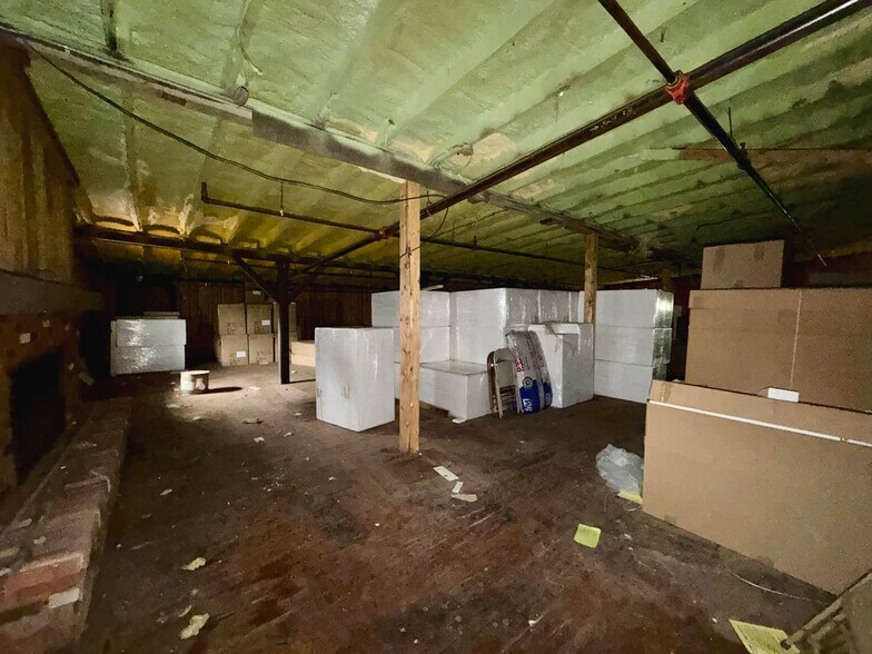 More Photos Of 4030 Gill Ave, Hampstead Research And Development For Sale