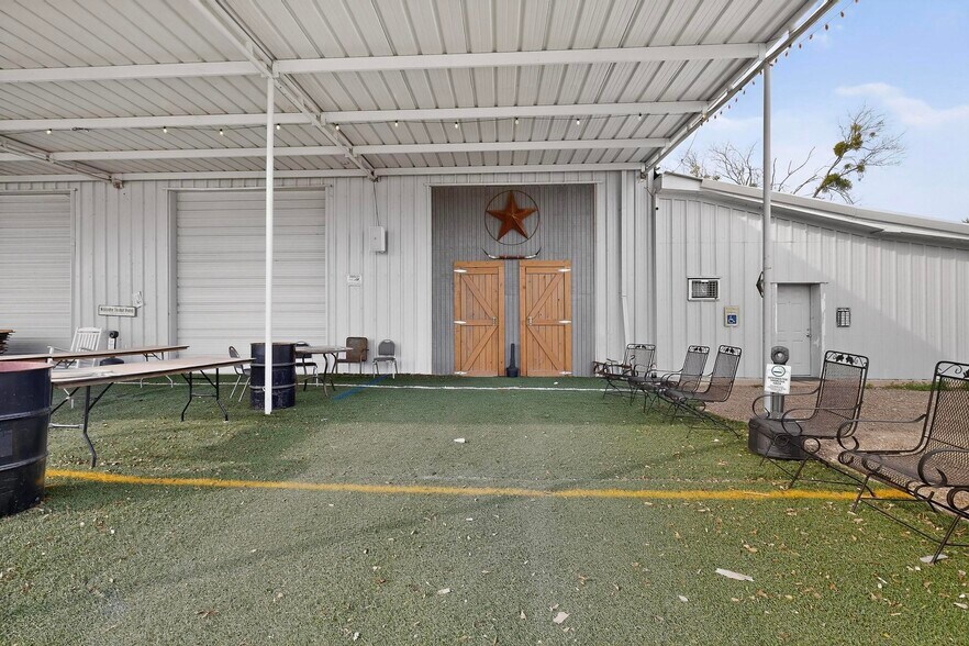 More Photos Of 700 E Main St, Richland Warehouse For Sale