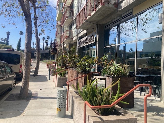 More Photos Of 175 S Ventura Ave, Ventura Apartments For Lease