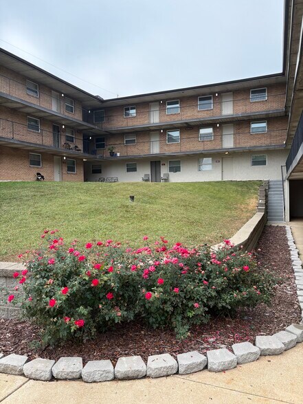 Primary Photo Of 9639-9640 Diamond Dr, Saint Louis Apartments For Sale