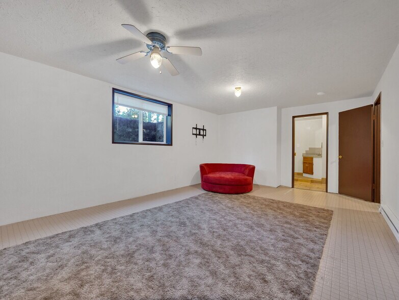 More Photos Of 44434 SE Coalman Rd, Sandy Light Manufacturing For Sale