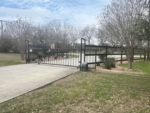 More Photos Of 1911 Wald Rd, New Braunfels Manufactured Housing Mobile Home Park For Sale