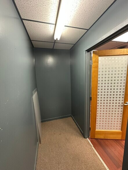 More Photos Of 3948 Monroeville Blvd, Monroeville Office For Lease