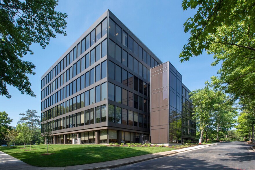 Primary Photo Of 41 Perimeter Ctr E, Atlanta Office For Lease