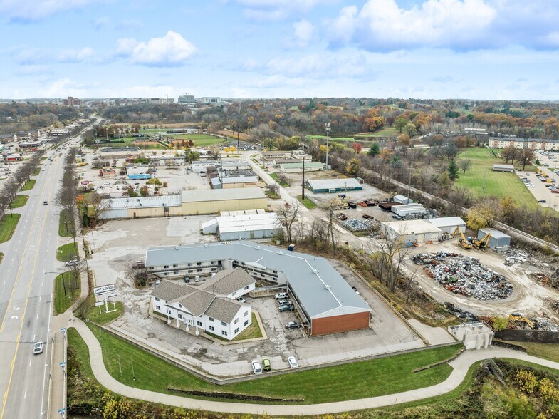 More Photos Of 320 2nd St, Coralville Office For Sale
