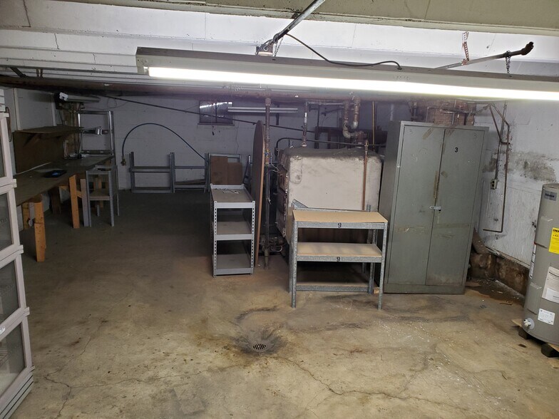 More Photos Of 320 Park St, Coloma Industrial For Sale