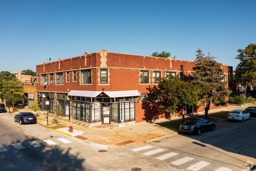Primary Photo Of 7450 S Luella Ave, Chicago Apartments For Lease