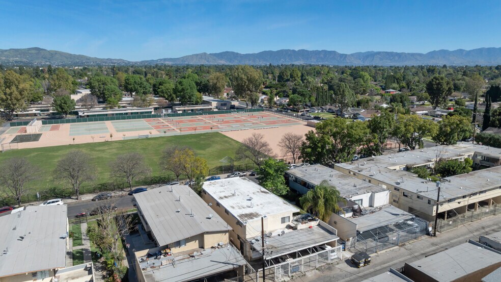 More Photos Of 17926 Schoenborn St, Northridge Apartments For Sale