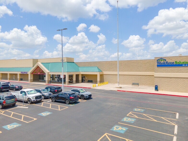 More Photos Of 11711 IH 35 N, San Antonio Office For Lease