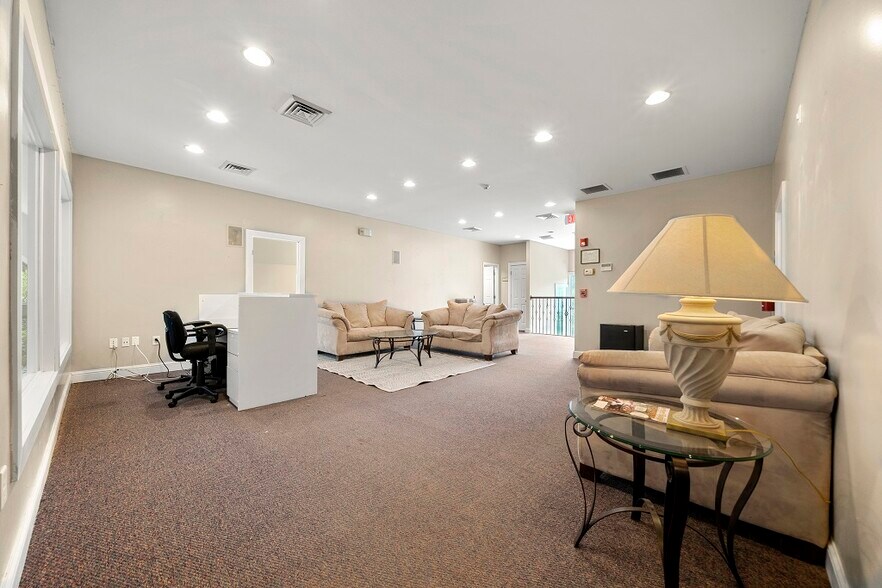 More Photos Of 1201 Georgian Park, Peachtree City Medical For Sale