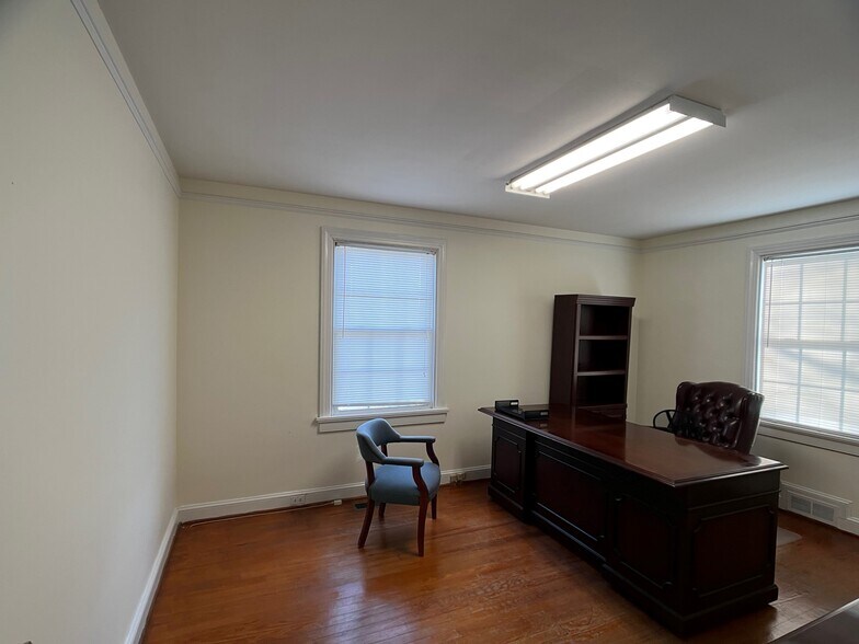 More Photos Of 203 W Nash St, Louisburg Office For Lease