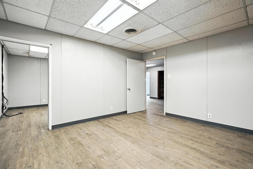 More Photos Of 926 Energy Dr, Abilene Warehouse For Lease