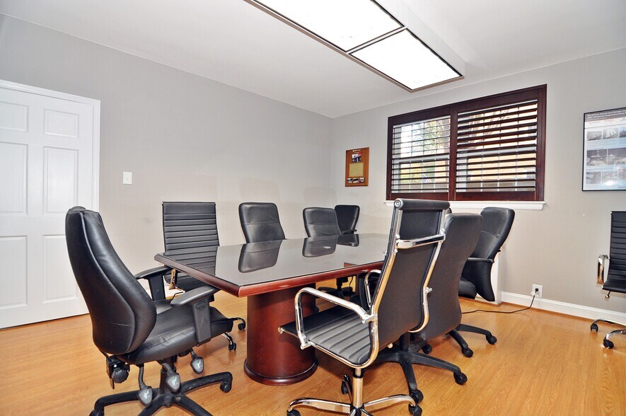 More Photos Of 210 Little Falls St, Falls Church Office For Sale