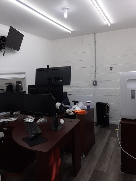 More Photos Of 31 Walnut St, New Windsor Township Industrial For Sale