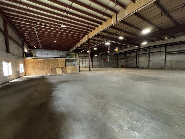 More Photos Of 6730 Pickard Dr, Syracuse Service For Lease