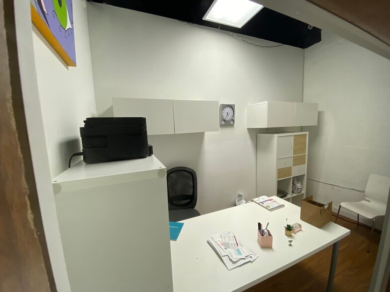 More Photos Of 2051 NW 112th Ave, Doral Showroom For Sale