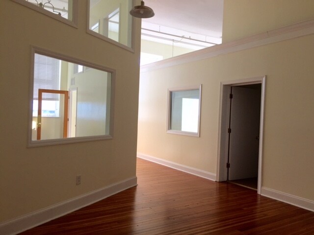 More Photos Of 320 E Clayton St, Athens Office For Lease