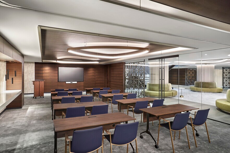 More Photos Of 1300 I St NW, Washington Office For Lease