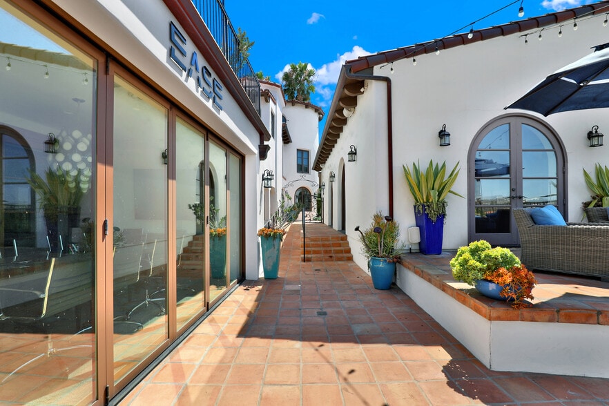 More Photos Of 1403 N El Camino Real, San Clemente Office For Lease