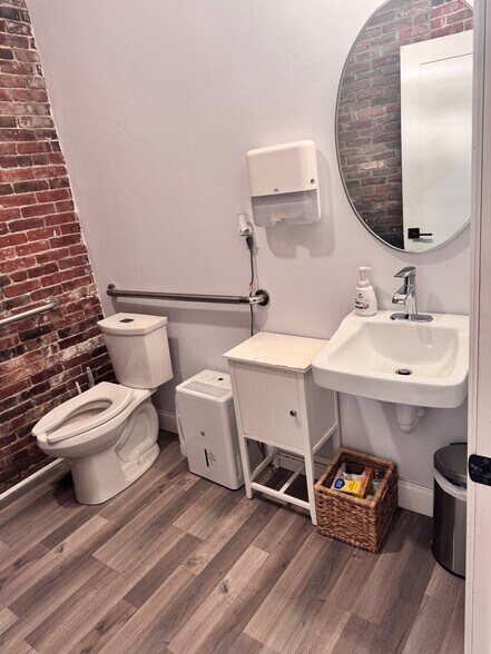 More Photos Of 175 Haven St, Reading Office For Lease