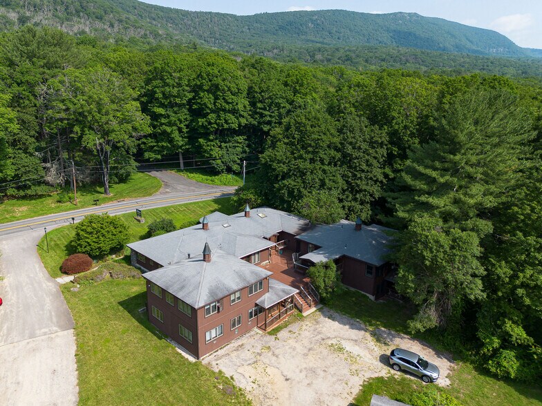 More Photos Of 2049 S Undermountain Rd, Sheffield Schools For Sale