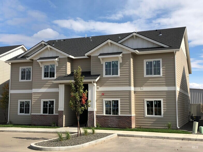 Primary Photo Of 324 NE 3rd St, Meridian Multifamily For Sale