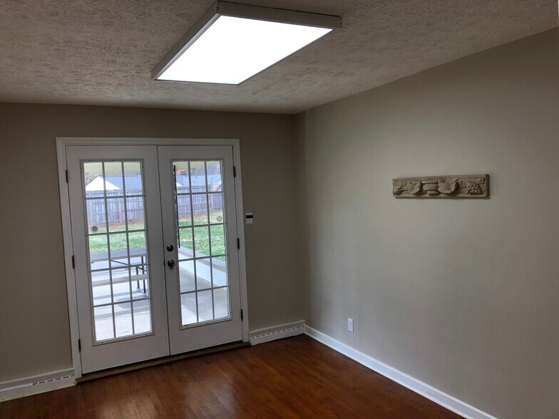 More Photos Of 7662 US 31 S, Indianapolis Office Residential For Sale