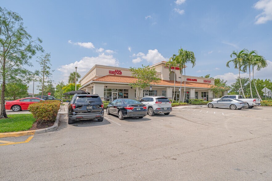 More Photos Of 9400-9440 W Commercial Blvd, Fort Lauderdale Unknown For Lease