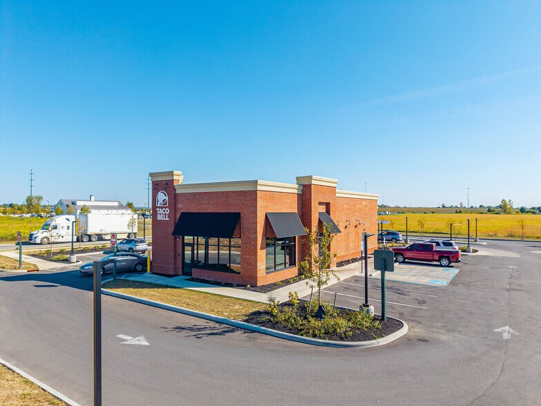 Primary Photo Of 8511 Smiths Mill Rd, New Albany Fast Food For Sale