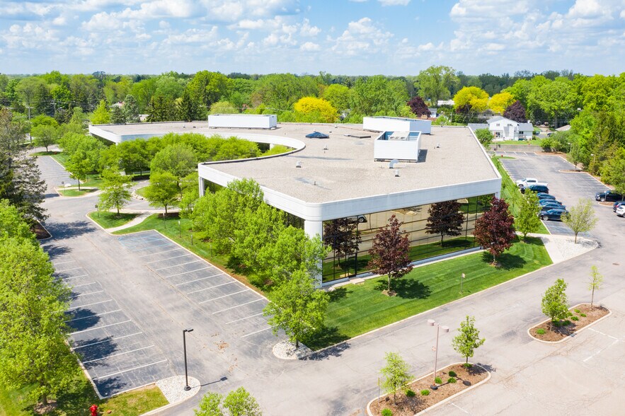 More Photos Of 31700 Middlebelt Rd, Farmington Hills Office For Lease