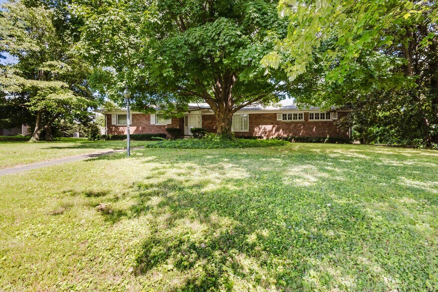 More Photos Of 3025 Breckenwood Dr, Lexington Multifamily For Sale