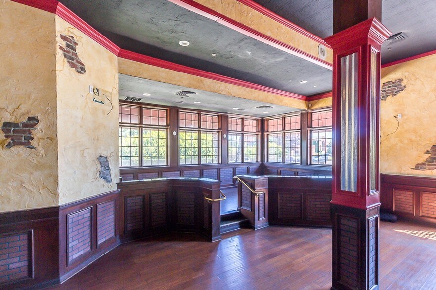 More Photos Of 1800 Churn Creek Rd, Redding Restaurant For Lease