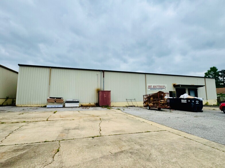 Primary Photo Of 226 Micolas St, Opp Warehouse For Sale