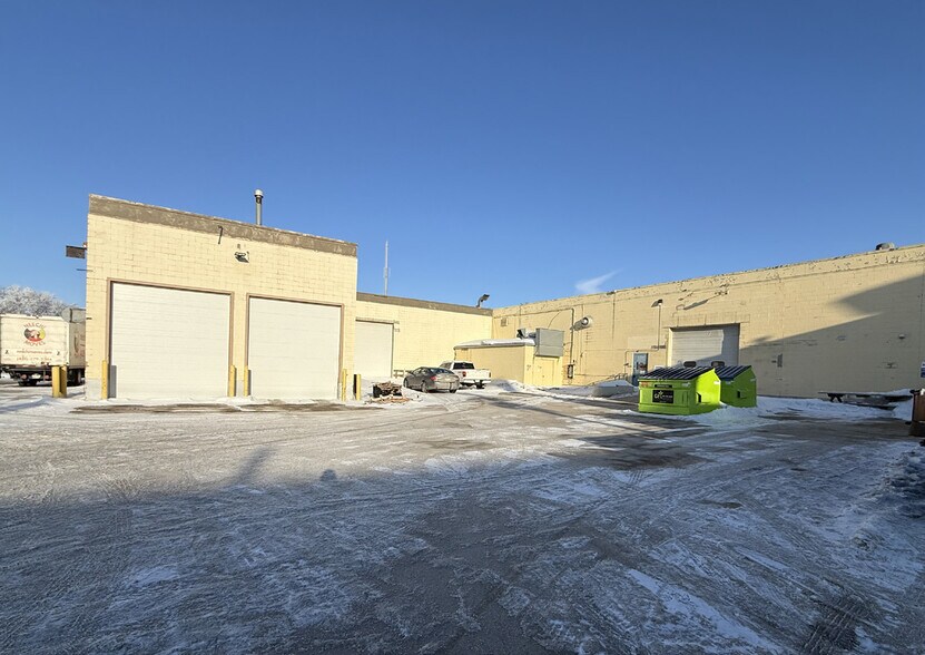 More Photos Of 15 Bury St, Winnipeg Distribution For Sale